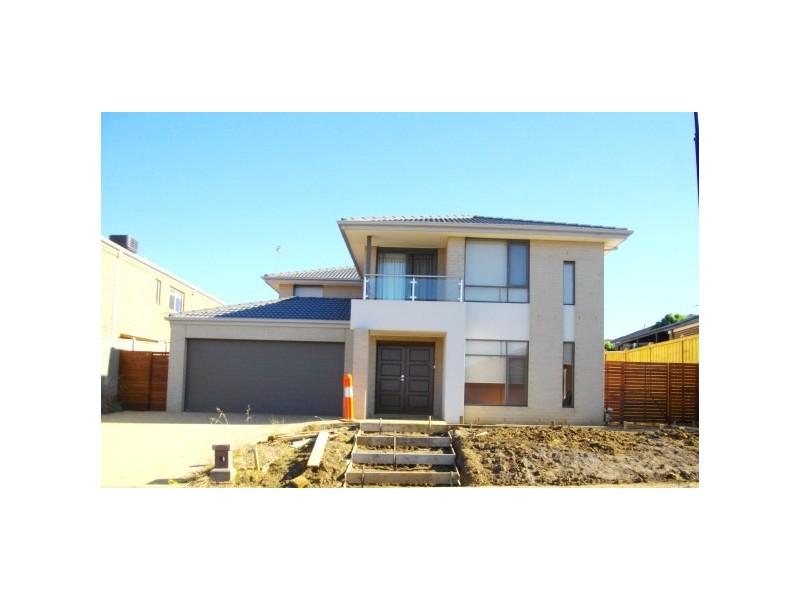6 Highvale Crescent, Berwick VIC 3806