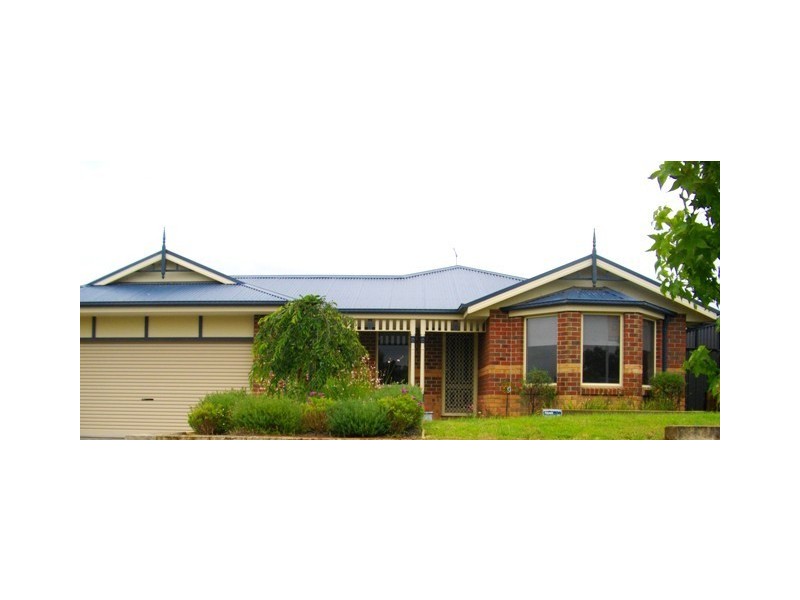 136 Windermere Boulevard, Pakenham VIC 3810