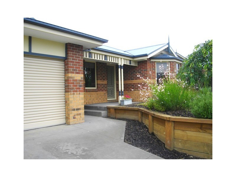 136 Windermere Boulevard, Pakenham VIC 3810