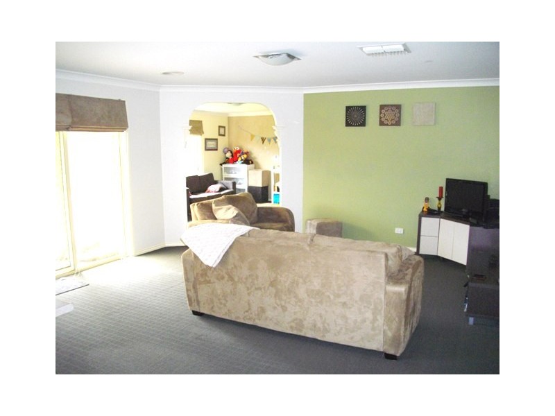 136 Windermere Boulevard, Pakenham VIC 3810