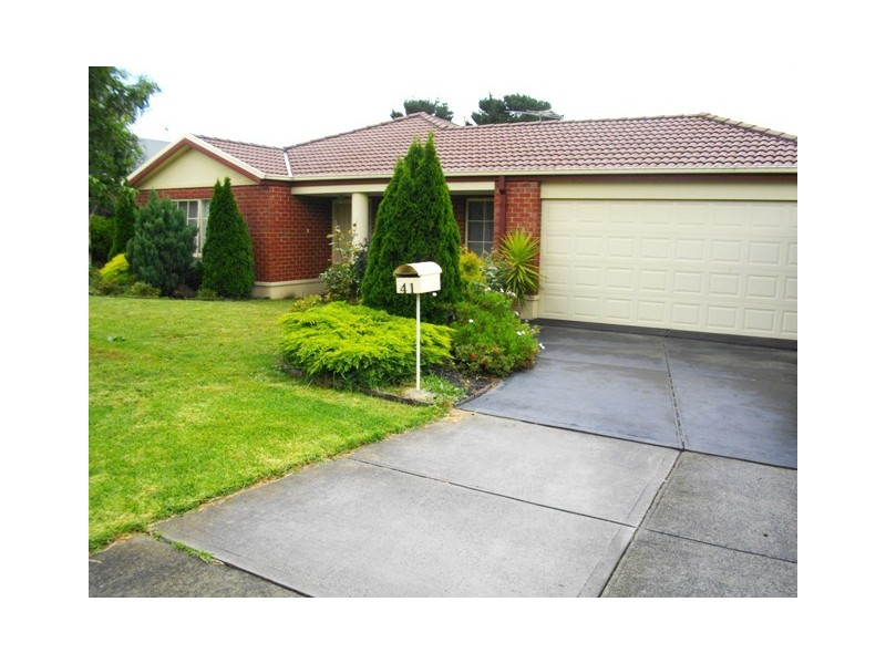 41 John Fisher Drive, Berwick VIC 3806