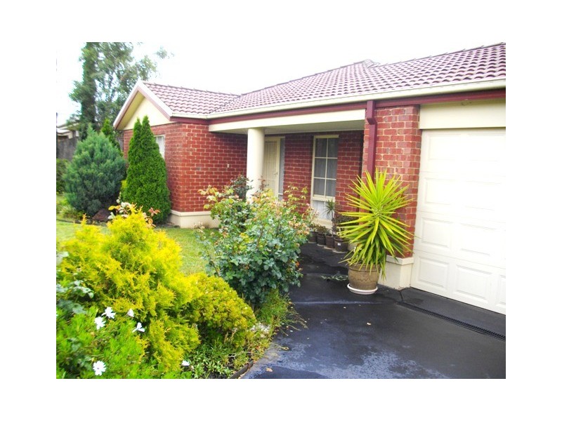 41 John Fisher Drive, Berwick VIC 3806