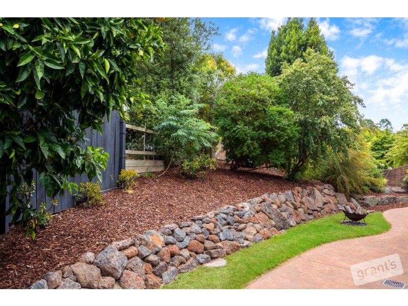 2 Kirkfell Court, Berwick VIC 3806