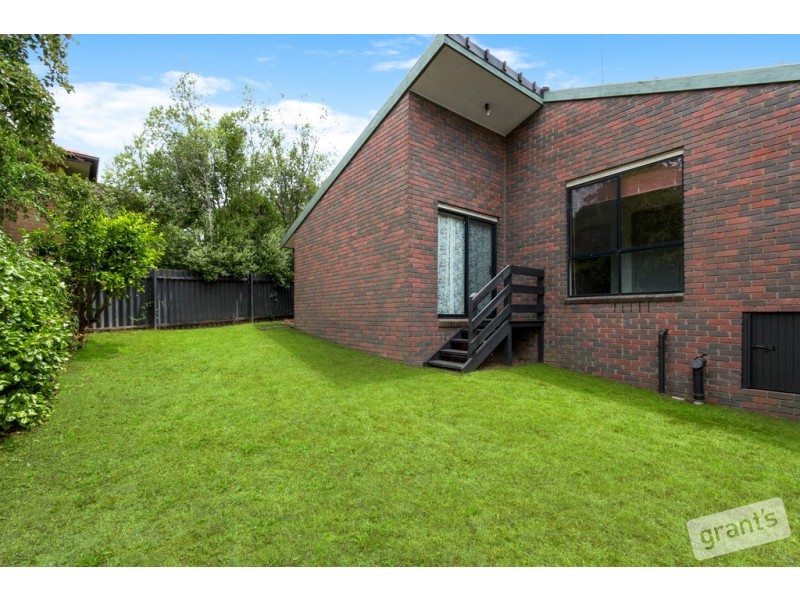 2 Kirkfell Court, Berwick VIC 3806