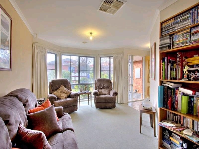 14 Harmon Close, Berwick VIC 3806