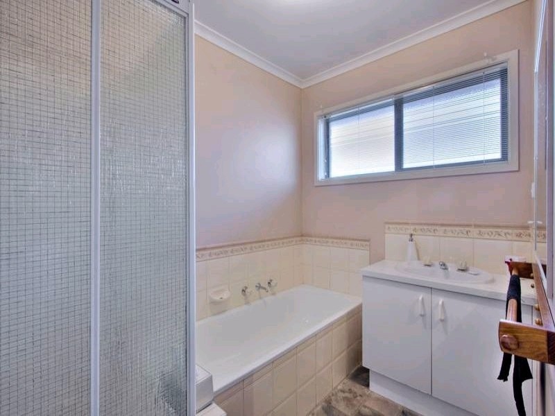 14 Harmon Close, Berwick VIC 3806