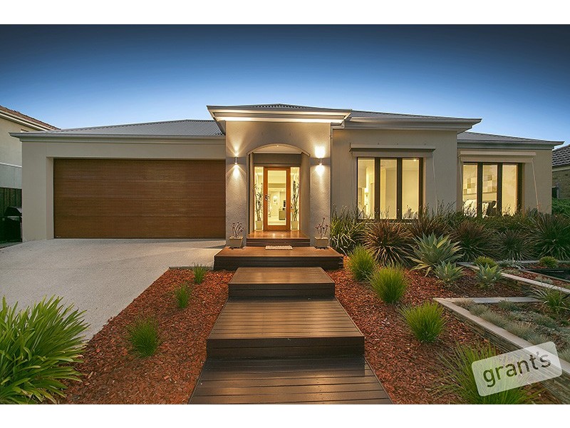 11 The Esplanade, Narre Warren South VIC 3805