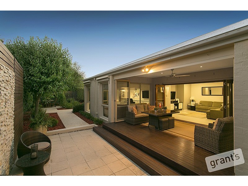 11 The Esplanade, Narre Warren South VIC 3805