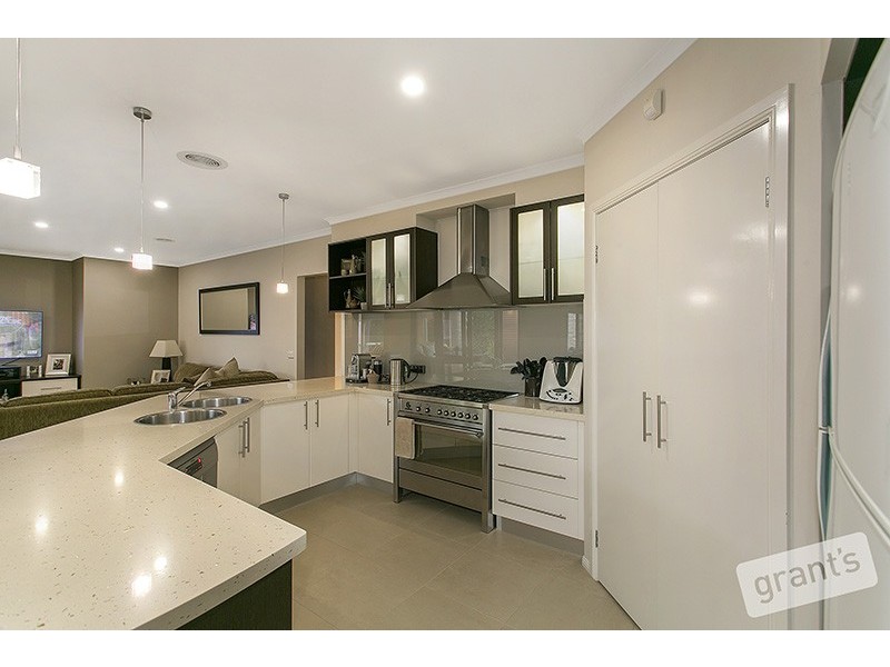 11 The Esplanade, Narre Warren South VIC 3805