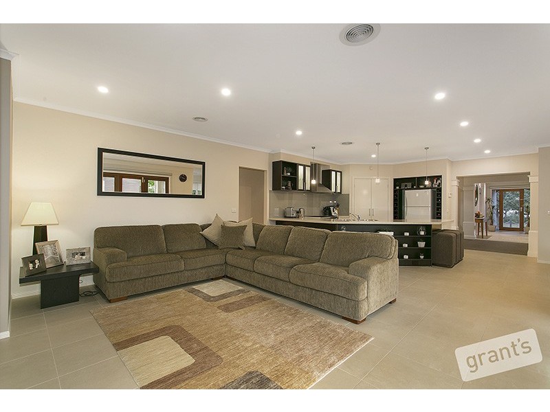 11 The Esplanade, Narre Warren South VIC 3805