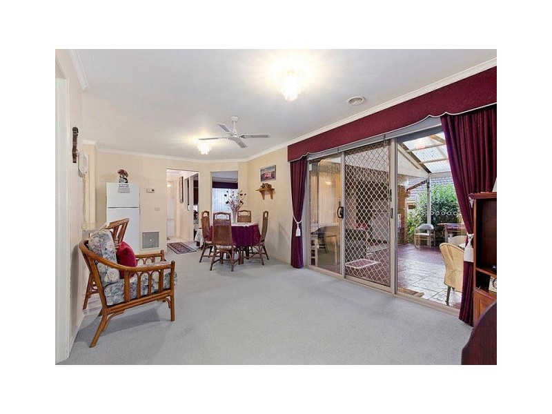 15 Claremont Glen, Berwick VIC 3806