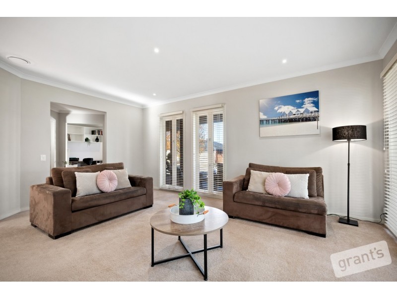 14 Monarch Road, Berwick VIC 3806