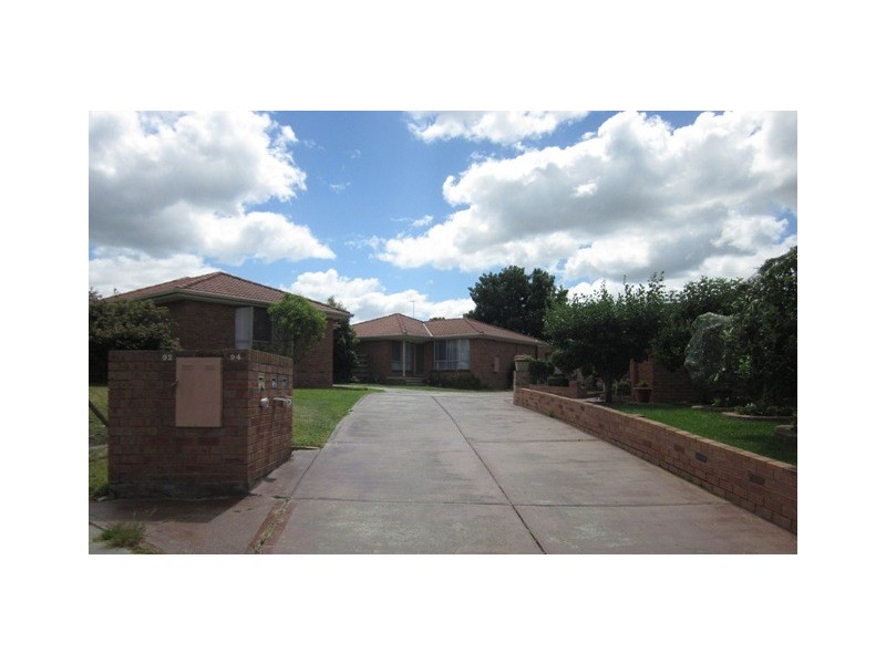 2/92-94 Norfolk Drive, Narre Warren VIC 3805