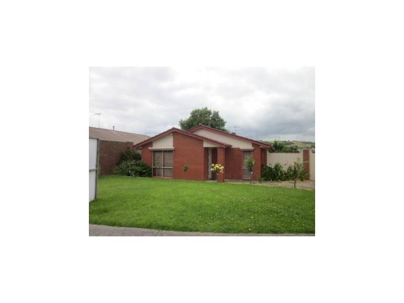 2  Emerald Court, Narre Warren VIC 3805