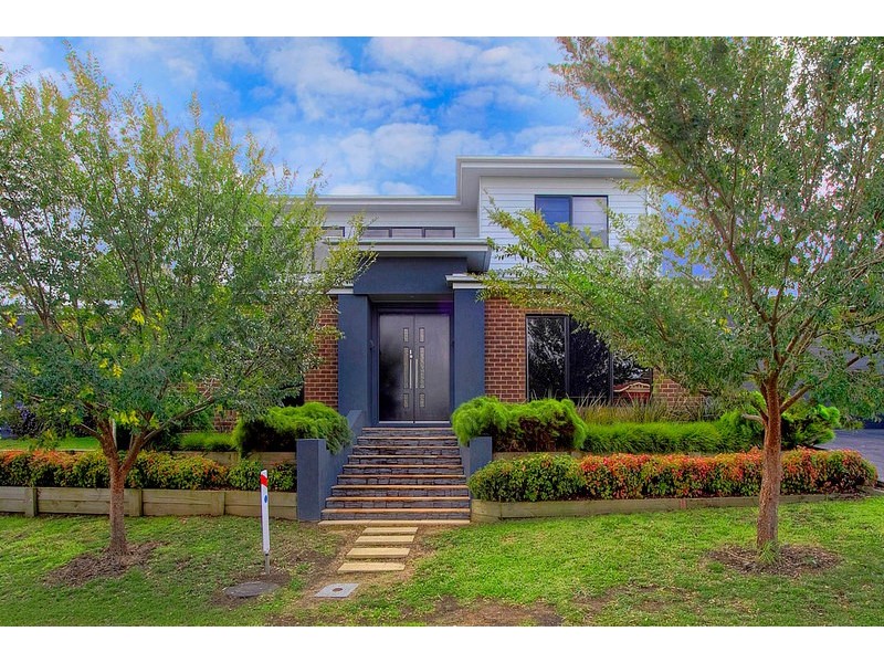 40 Riviera Drive, Berwick VIC 3806