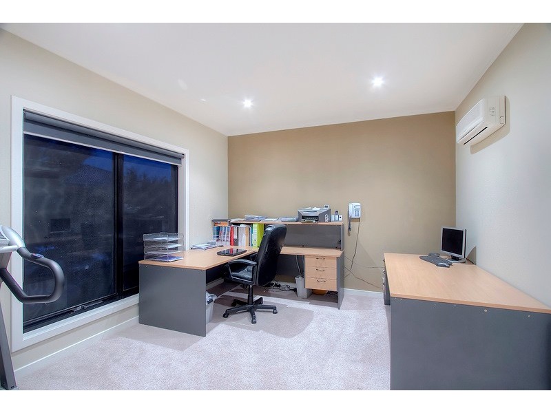 40 Riviera Drive, Berwick VIC 3806