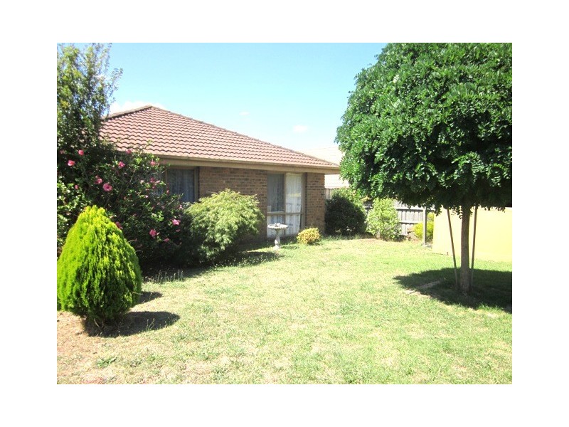 77 Justin Circuit, Hampton Park VIC 3976