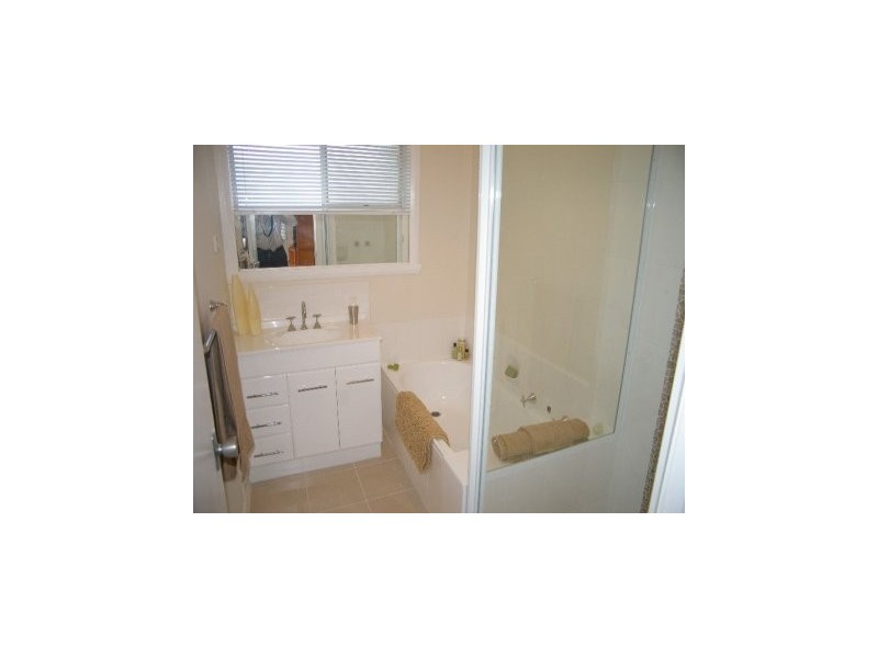 1/24 William Avenue, Hallam VIC 3803