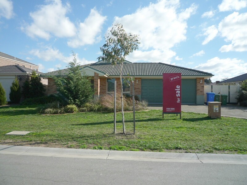 33 Ellen Road, Narre Warren South VIC 3805