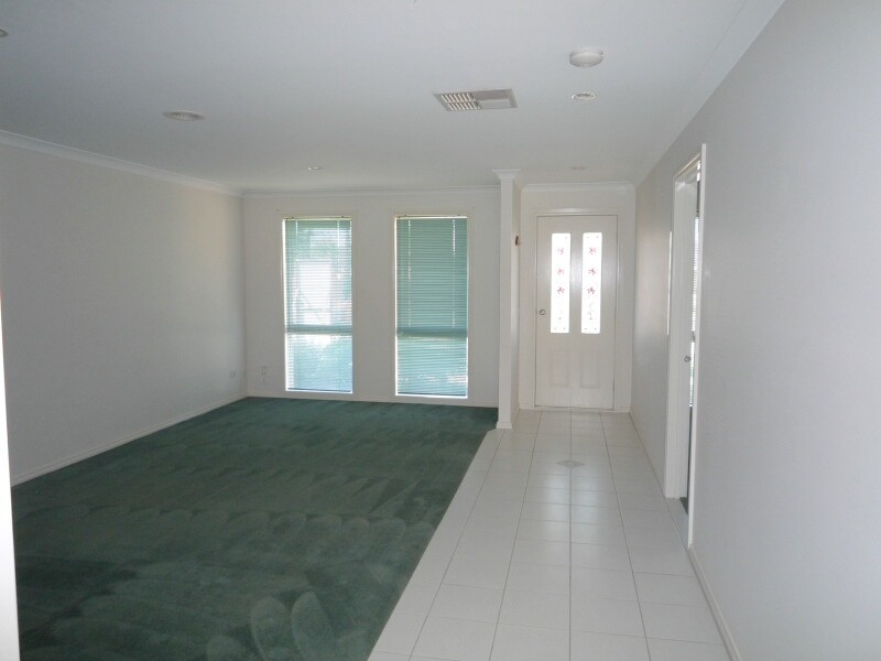 33 Ellen Road, Narre Warren South VIC 3805