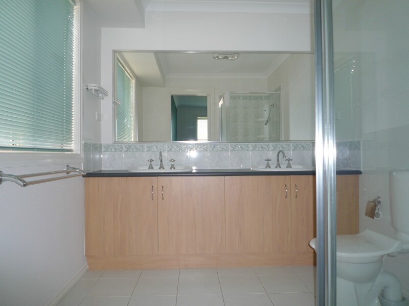 33 Ellen Road, Narre Warren South VIC 3805