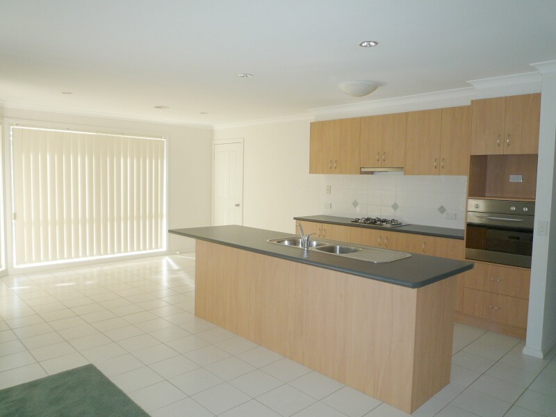 33 Ellen Road, Narre Warren South VIC 3805