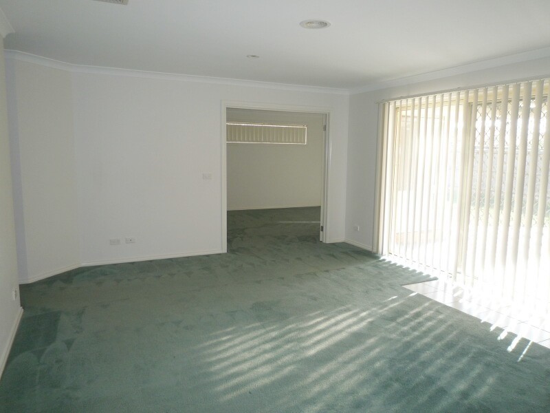 33 Ellen Road, Narre Warren South VIC 3805