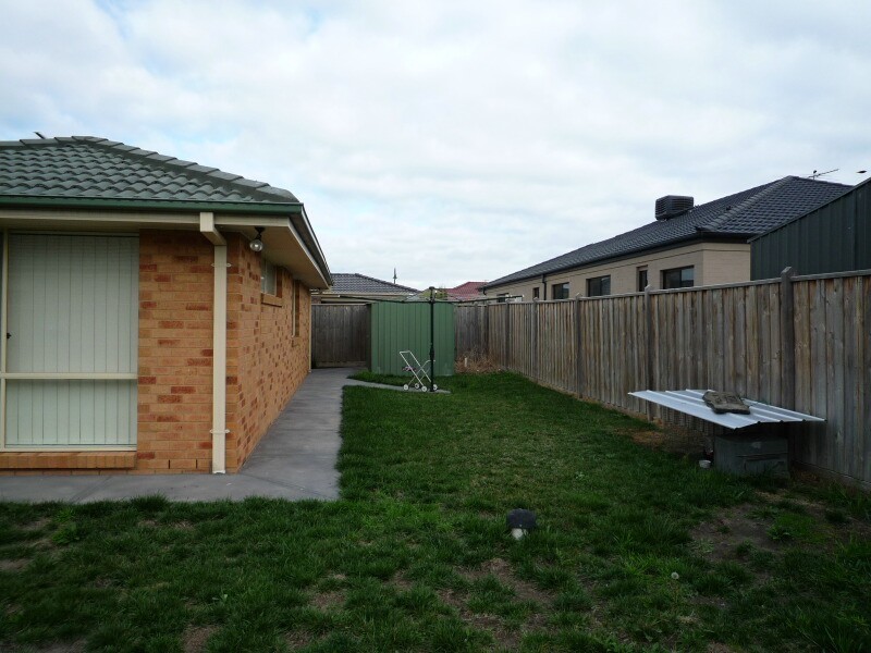 33 Ellen Road, Narre Warren South VIC 3805