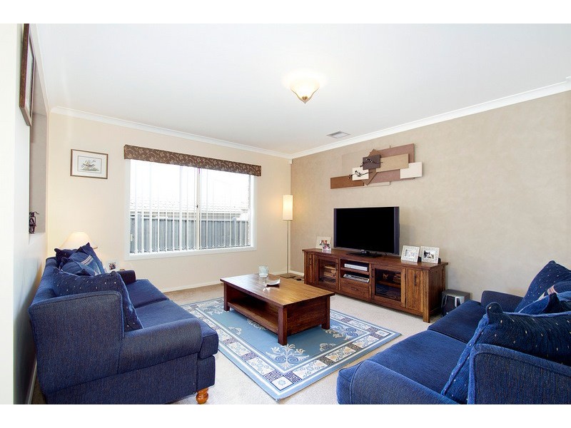 12 Riviera Drive, Berwick VIC 3806