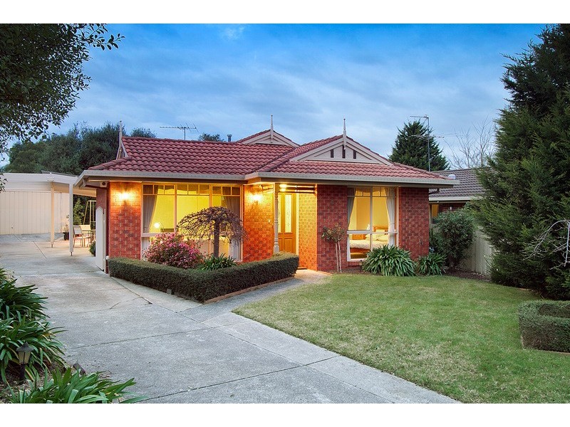 2 Melaleuca Court, Berwick VIC 3806