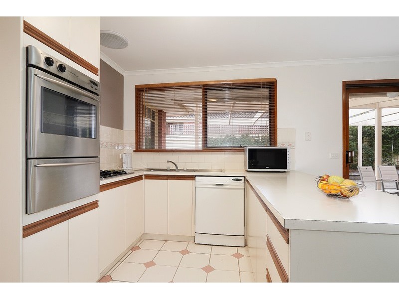 2 Melaleuca Court, Berwick VIC 3806