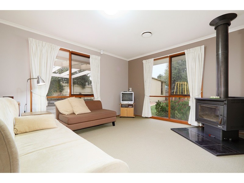 2 Melaleuca Court, Berwick VIC 3806