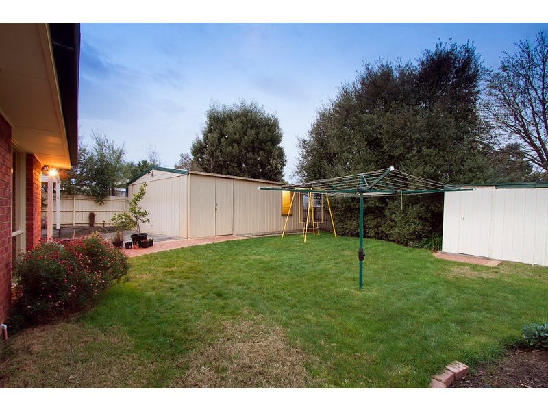 2 Melaleuca Court, Berwick VIC 3806