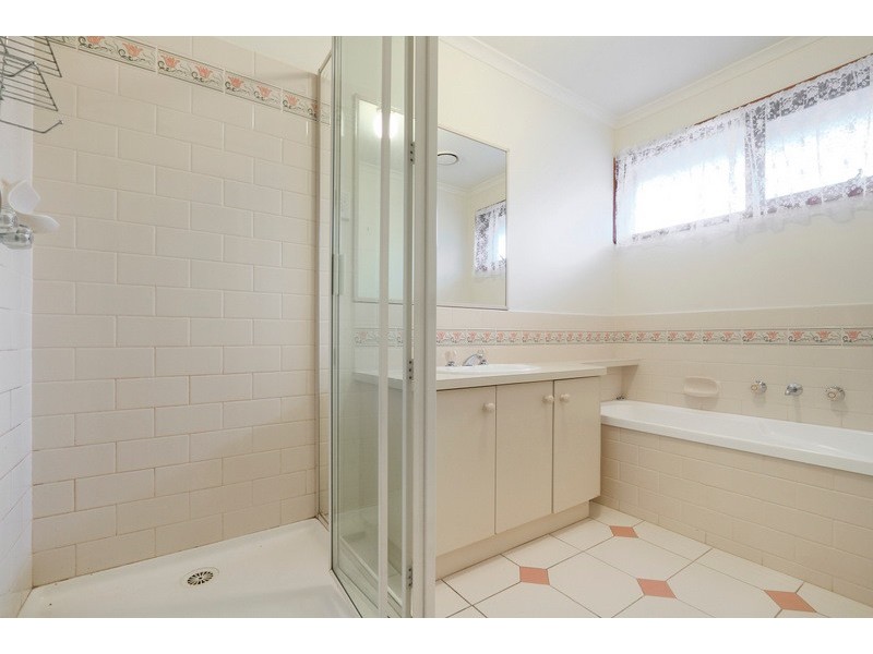 2 Melaleuca Court, Berwick VIC 3806