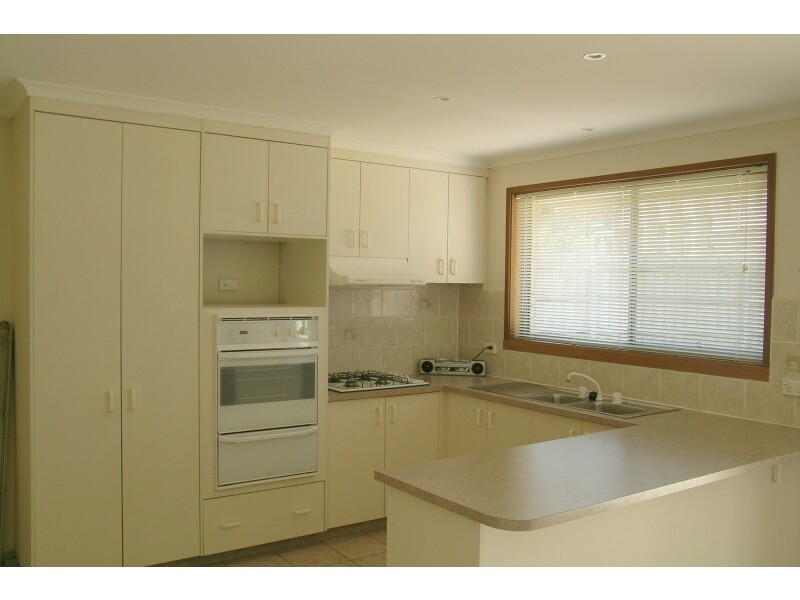 9 Raneen Place, Berwick VIC 3806