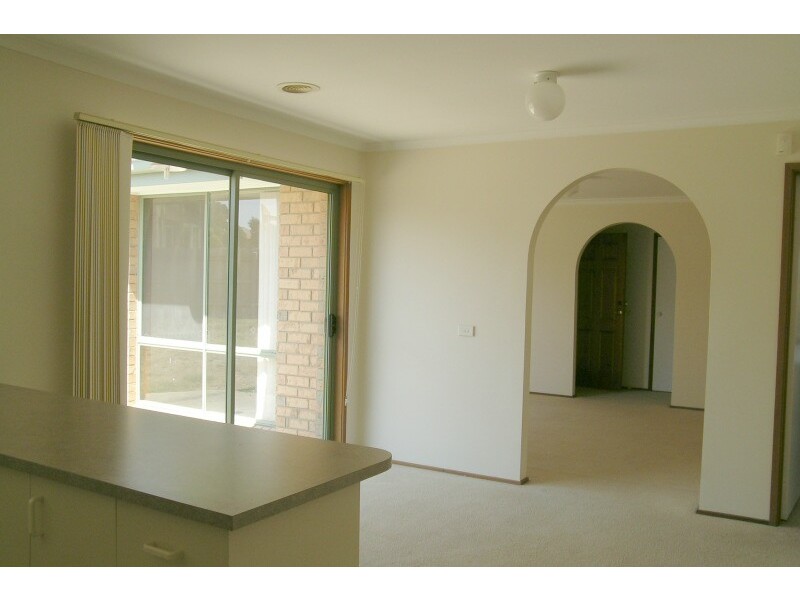 9 Raneen Place, Berwick VIC 3806