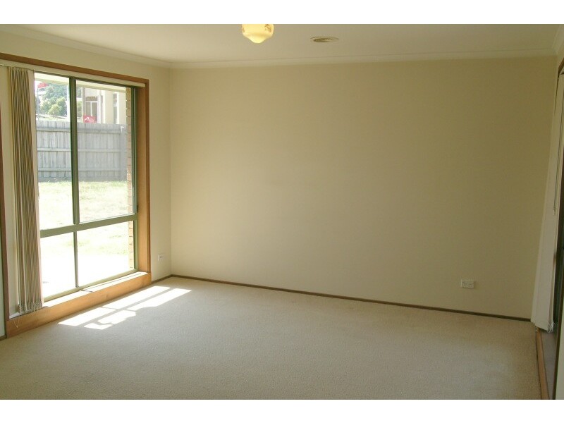 9 Raneen Place, Berwick VIC 3806