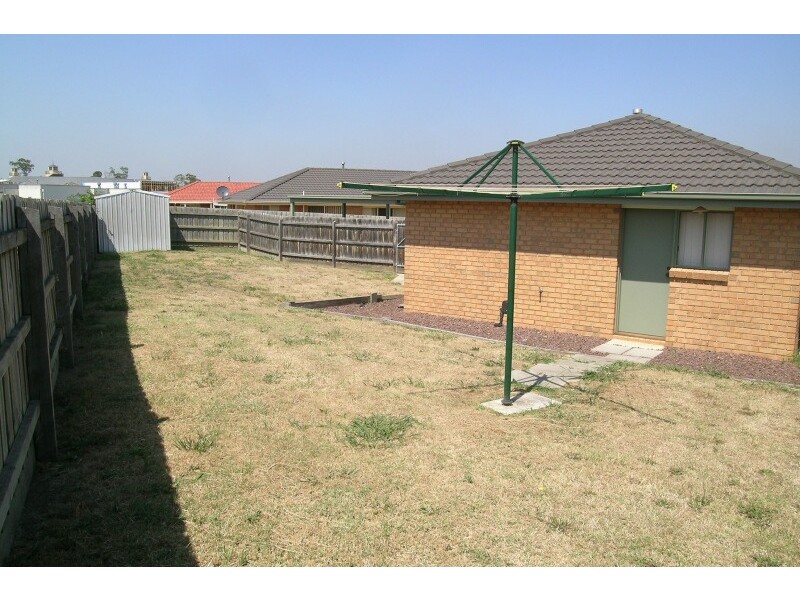 9 Raneen Place, Berwick VIC 3806