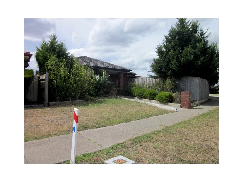 17 Lesley Drive, Hampton Park VIC 3976