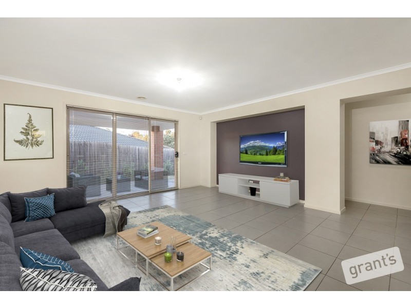 8 Cindy Court, Berwick VIC 3806