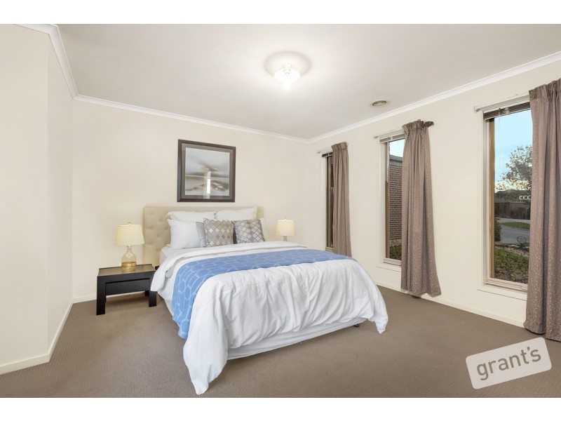 8 Cindy Court, Berwick VIC 3806