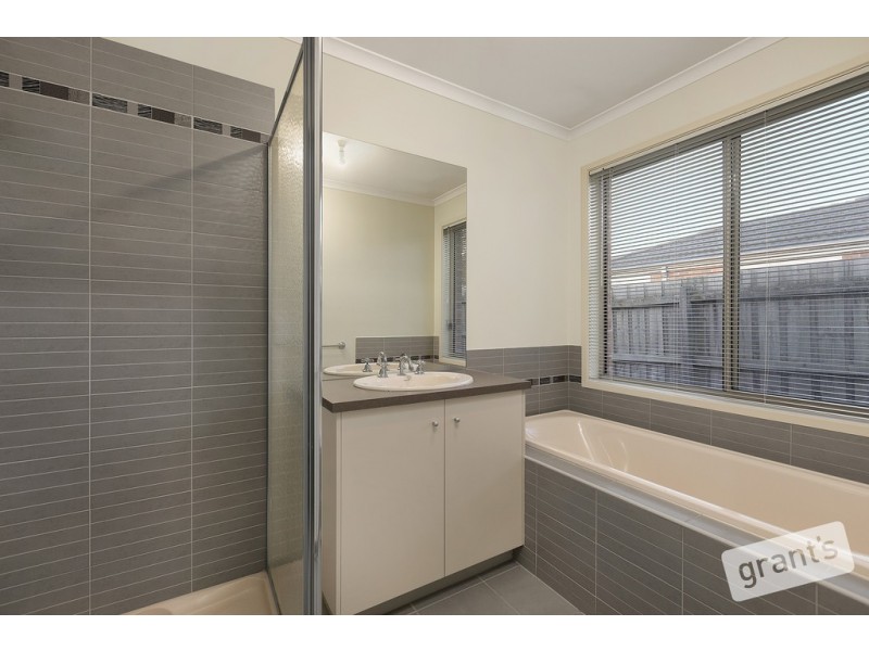 8 Cindy Court, Berwick VIC 3806