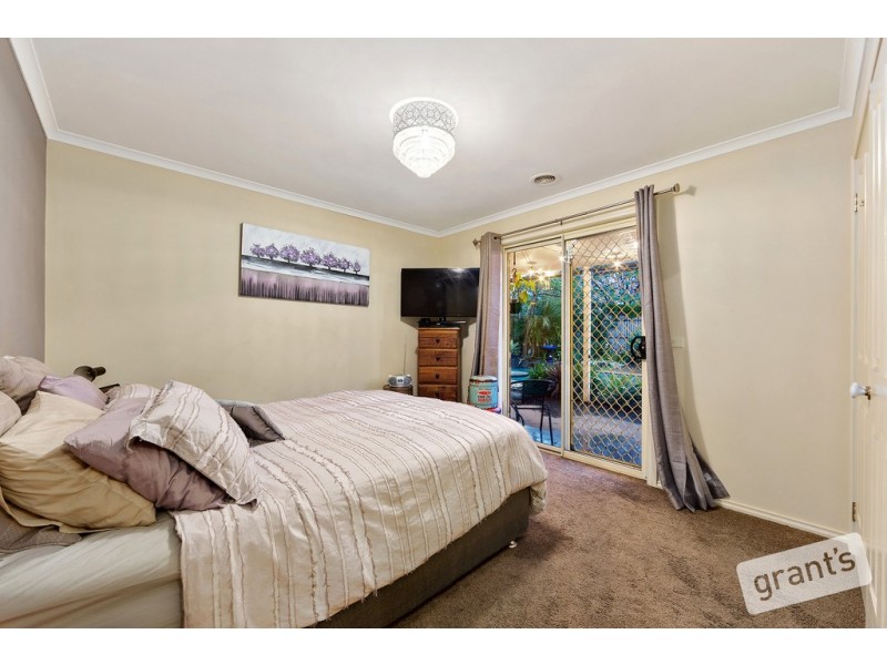 15 Sinatra Way, Cranbourne East VIC 3977