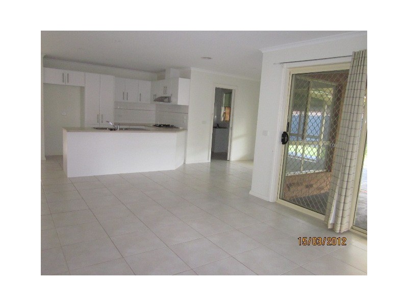 2 Myrtle Walk, Pakenham VIC 3810