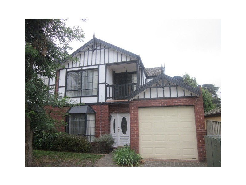 6/40 Warrawong Drive, Berwick VIC 3806