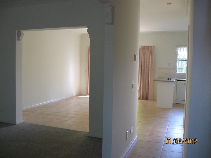 6/40 Warrawong Drive, Berwick VIC 3806