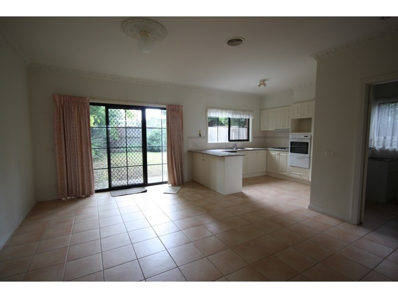 6/40 Warrawong Drive, Berwick VIC 3806