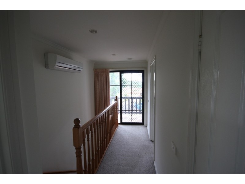 6/40 Warrawong Drive, Berwick VIC 3806