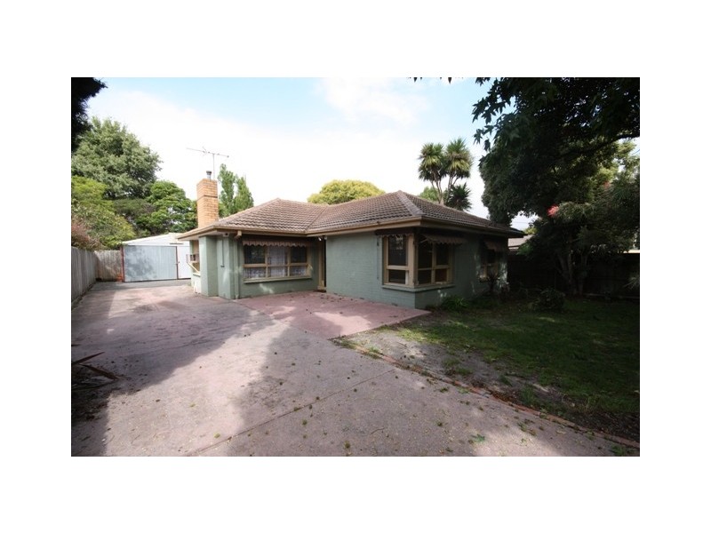 18 Taylor Street, Cranbourne VIC 3977