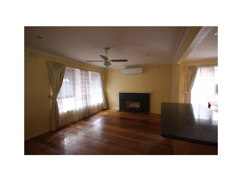 18 Taylor Street, Cranbourne VIC 3977